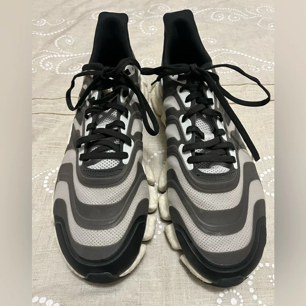 Adidas Climacool running shoes. Size 12. Like new - Picture 2 of 8